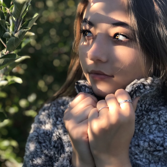 Meet your Posher, Rose - Picture 1 of 1